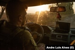 Командир батальйону 37-ї бригади морської піхоти Анатолій їде на позицію своїх бійців