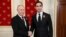 Türkmen prezidenti Serdar Berdymuhamedow Russiýanyň prezidenti Wladimir Putin bilen duşuşygynda beýleki postsowet liderlerinden tapawutlylykda döşüne georgiý lentasyny dakynyp çykdy. 