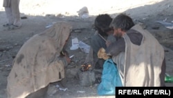 گروهی از افراد معتاد 