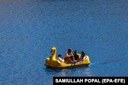 طالبان زنان و دختران را از رفتن به تفریحگاه ها منع کرده اند