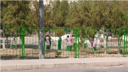 Diňle: Lebabyň orta mekdeplerinde okuwçylaryň synaglara gatnaşygy pes boldy