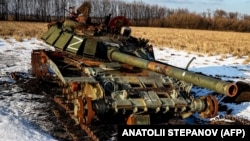 Rusiyanın Ukraynada vurulan tankı,  Xarkov regionu, 22 fevral 2023