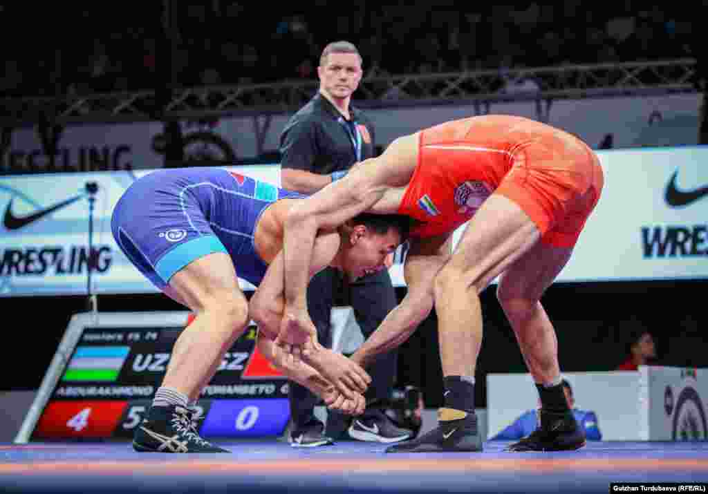Эркин күрөштөн жалпы алты балбан лицензиялык мелдешке катышып, үчөө жарым финалга чыкты. Эрназар Акматалиев менен Бекзат Алмаз уулу жолдомо утса, 74 кг салмак ченинде Орозобек Токтомамбетов лицензия үчүн беттеште өзбекстандык атаандашына утулуп калды.&nbsp;