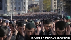 Москвадагы Айт намазга чогулган мусулмандар,  21-апрель, 2023-жыл.