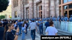 Armeia - Protesters gather outside the seat of the Armenian government, Yerevan, June 13, 2024.