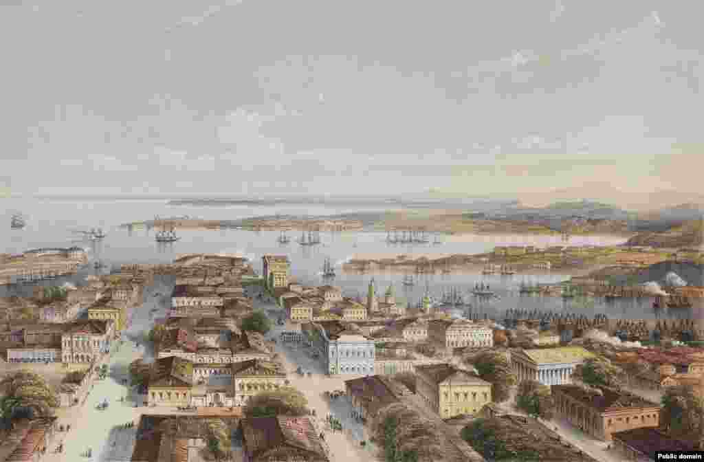 Sewastopolyň merkeziniň Garawul diňi tarapyndan görnüşi Krym 2014-nji ýylda anneksiýa edilenden soň, Russiýanyň gözegçiligine geçdi. 2022-nji ýylda Russiýanyň Ukraina garşy hüjümleri başlanaly bäri, port şäheri gaýta-gaýta raketa hüjümlerine sezewar bolýar.