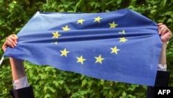 Раніше агенція Reuters повідомляла, що країни Євросоюзу не змогли ухвалити цей пакет санкцій через дії Німеччини, яка затягувала процес.