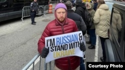 Ренат Нью-Йоркта, сугышка каршы чарада