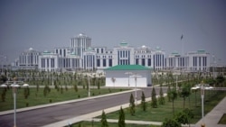 Diňle: Arkadag şäherinden jaý satyn alan welaýat ýaşaýjylarynyň jaýlary ellerinden alynýar