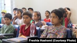 دانش آموزان افغان در مکتب خصوصی آفتاب در اسلام آباد