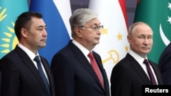 Президент Росії Володимир Путін, президент Казахстану Касим-Жомарт Токаєв і президент Киргизстану Садир Жапаров