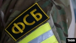 Всіх трьох заарештували, докази їхньої провини не надавалися