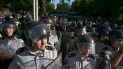 Հունիսի 12-ի դեպքով 16 ցուցարար մեղադրյալ է, բայց ոչ մի ոստիկան. փաստաբանները ՔԿ-ին են մեղադրում