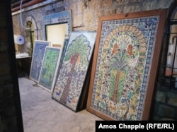 Որմնանկարներ Բալյանների խեցեղենի գործարանում՝ առաքումից առաջ