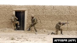 اردوی پاکستان دامنه عملیات و تلاش برای دستگیری گروه های مسلح از جمله اعضای تحریک طالبان و داعش را شدت بخشیده است