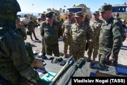 Участники совместных командно-штабных учений сил Организации Договора о коллективной безопасности (ОДКБ) «Нерушимое братство — 2023» на полигоне «Эдельвейс». Кыргызстан, 11 октября 2023 года