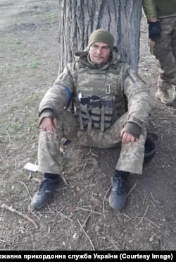 Прикордонник отримав поранення в боях за Мар'їнка