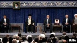 Այաթոլլա Սեյեդ Ալի Խամենեին կիրակի առավոտյան պաշտոնապես հաստատել է Մասուդ Փեզեշքիանին Իրանի նախագահի պաշտոնում, 28-ը հուլիսի, 2024թ․