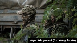 Rus goşunynyň harby gullukçylary, illýustrasiýa suraty