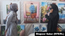 ماریا ارباب زاده به دختران هنر نقاشی می آموزاند