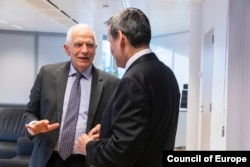 Türkmenistanyň daşary işler ministri Raşid Meredow (sagda) ÝB-niň daşary syýasat başlygy Josep Borrell bilen Brýusselde duşuşýar. 18-nji mart, 2024 ý.