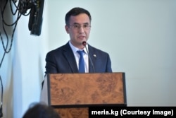 Каржы министринин орун басары Үмүтжан Аманбаев