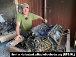 Сергій в автомайстерні