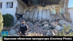 Кол салууда ураган имарат. Одесса, 25-жыл. 