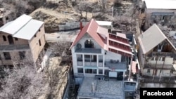 Armenia - A screenshot from an Aravot.am report on expensive property acquisitions by senior Armenian officials, March 15, 2023.