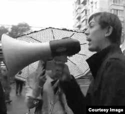 Орусиядагы "Солчул блок" ("Левый Блок") кыймылынын активисти Лев Скорякин.