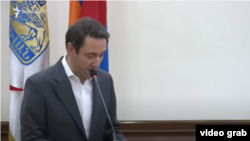 «Ազգային առաջընթաց» խմբակցության առաջնորդ Հայկ Մարությանը Երևանի ավագանու նիստի ժամանակ, արխիվ