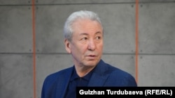 Адахан Мадумаров "Азаттыктын" студиясында. 30-апрель, 2024-жыл.