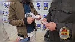 Москва: Полиция чет элдиктерди текшерүүдө, ондогон мигрант кармалды 