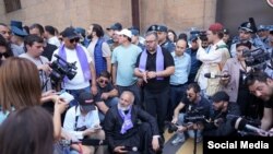 ՆԳՆ շենքի մոտ