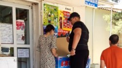 Diňle: Aşgabadyň häkimiýetleri hususy jaýlaryň çägindäki dükanlary köpçülikleýin ýapýar