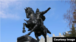 Таластагы Манастын айкели.