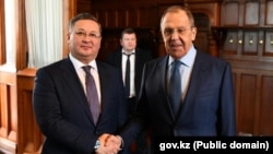 Заместитель премьер-министра — министр иностранных дел Казахстана Мурат Нуртлеу (слева) и глава МИД России Сергей Лавров. Москва, 11 апреля 2023 года