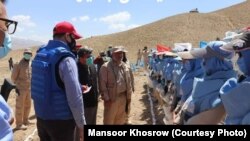 زنان ماین روب در ولایت بامیان پس از بازگشت طالبان به قدرت کار شان را از دست دادند حالا در وضعیت بد اقتصادی قرار دارند - عکس از آرشیف