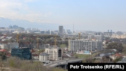 Застройка в Алматы. 8 апреля 2023 года.