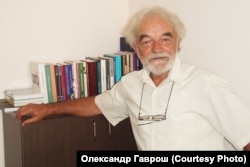 Найвідоміший руснацький журналіст Михайло Рамач у своєму кабінеті на Воєводинському телебаченні, 2009 рік Фото Олександра Гавроша