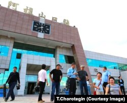 “Алашанкоу” темир жол бекетин кезүү. 15.9.2012. 