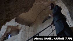 یک گردشگر خارجی در بامیان در مرکز افغانستان