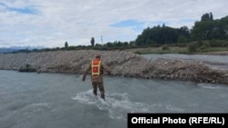 Каракол суусуна агып кеткен кыздарды издөө иштери. 6-июль, 2023-жыл.