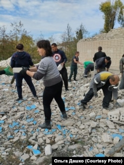 Суботник на руїнах школи