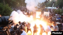 Ցուցարարների և ոստիկանության հունիսի 12-ի բախումները Երևանում