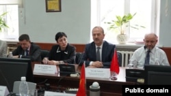 Түркиянын Саламаттык сактоо министрлигинин өкүлү Мустафа Ташкын баштаган делегация Бишкекте. 2023-жылдын 5-июну. 