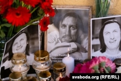 Акцыя памяці Алеся Пушкіна каля беларускай амбасады ў Вільні, Літва, 11 ліпеня 2023