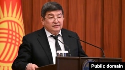 Акылбек Жапаров.