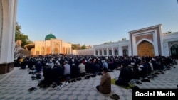 Toshkentdagi Ramazon Hayiti namozi. Aprel, 2023-yil. (Gazeta.uz)