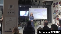 Дружина Геннадія Афанасьєва Людмила Афанасьєва на вечорі пам'яті, 20 лютого 2024 року